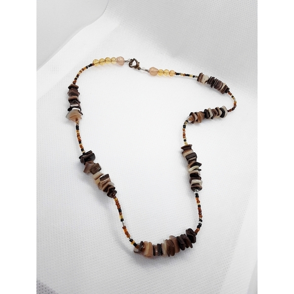 🥑Handmade Shell, Glass Seed Bead Necklace  18" - Picture 3 of 5